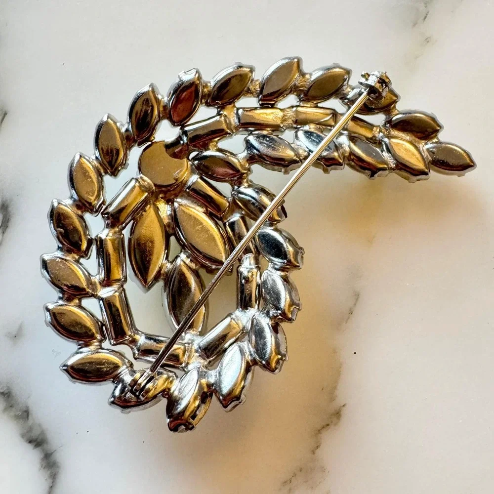 Sparkling Crystal Brooch Pin Rhinestone Floral Leaf‎ Design Silver Tone